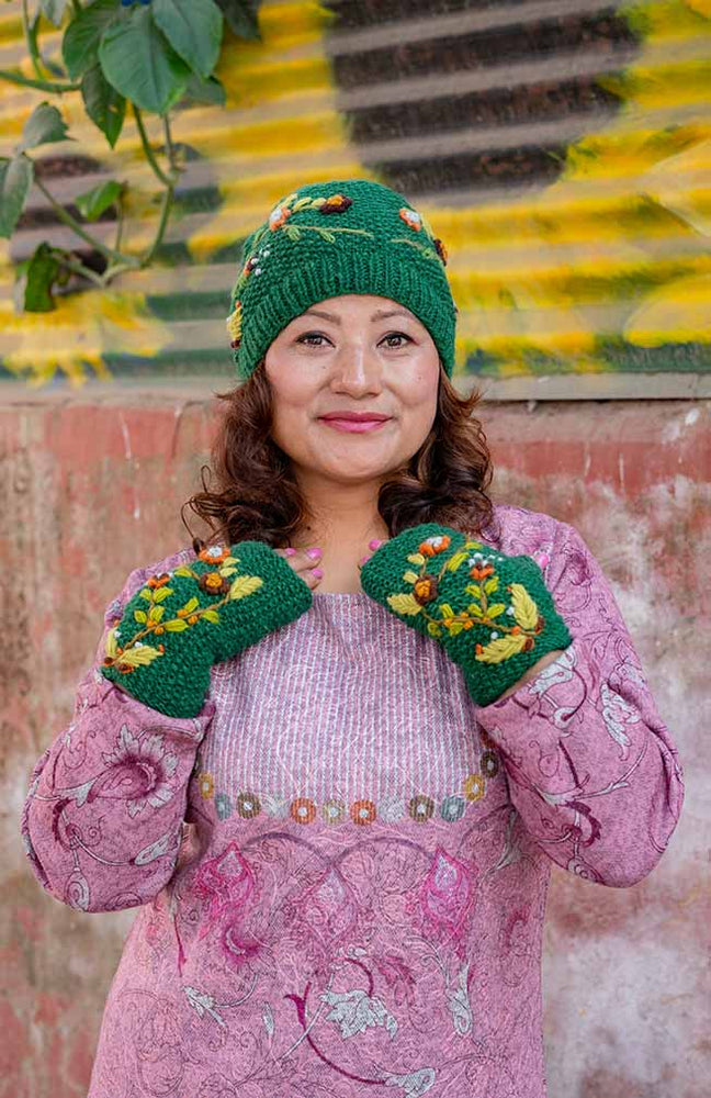 Floral Embroidered Fingerless Gloves