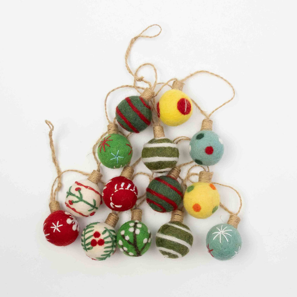 Embroidered Christmas Ball Garland