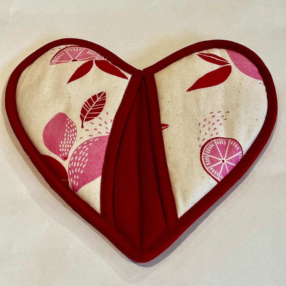Home Is Where These Heart Pot Holders Are – Quilting Cubby