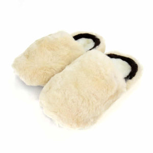
                
                    Load image into Gallery viewer, Alpaca Slippers
                
            